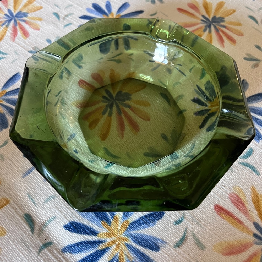 *30% OFF ANY 2 + ITEMS*   Green Glass Octagonal Vintage Ashtray